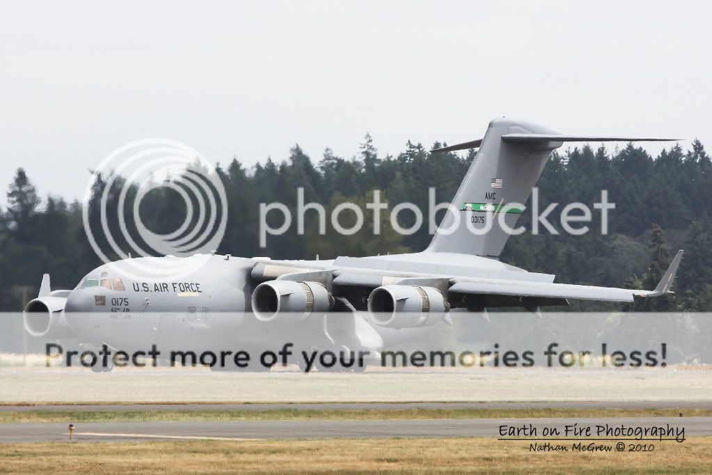 IMAGE: http://i1046.photobucket.com/albums/b466/EarthonFirePhotography/McChord%20Air%20Expo%202010/c17reversers.jpg