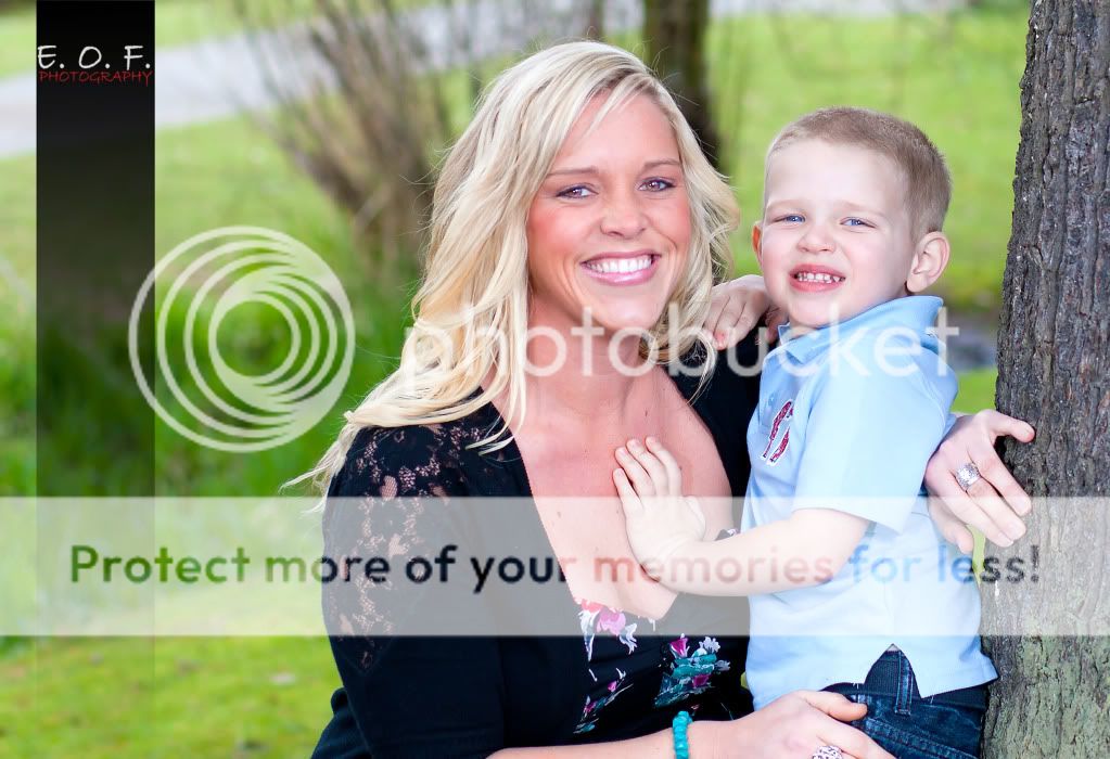 IMAGE: http://i1046.photobucket.com/albums/b466/EarthonFirePhotography/Natalie/nathuntertreewm.jpg