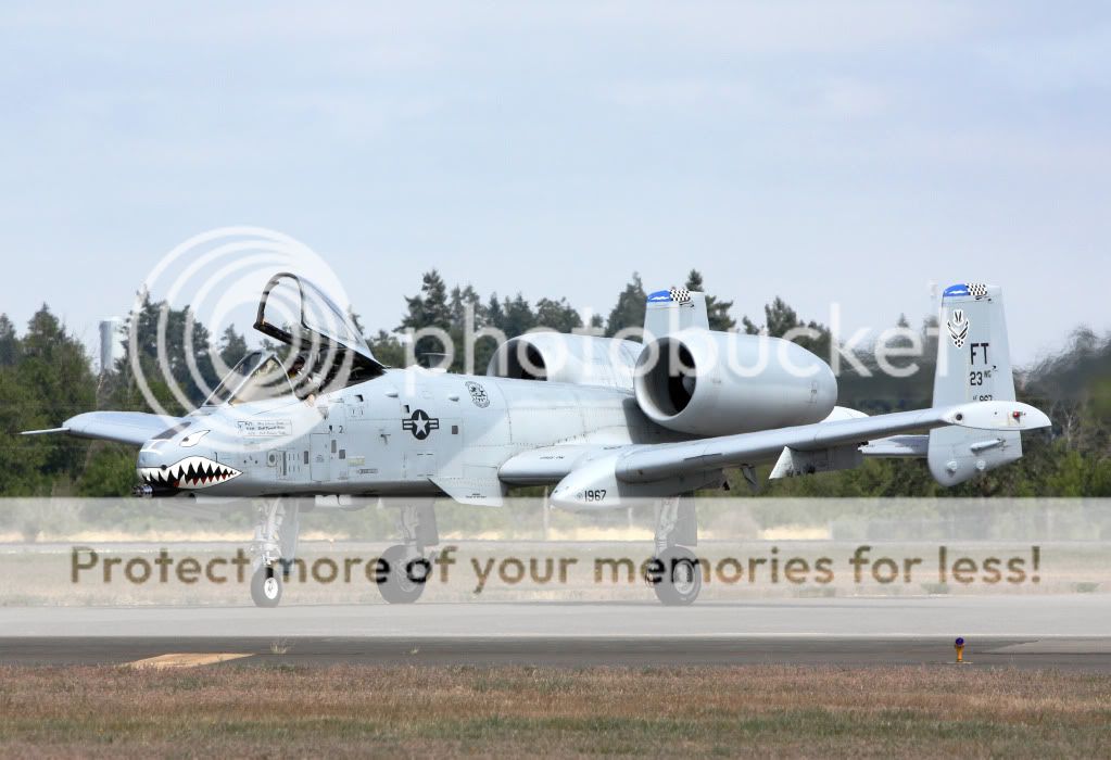 IMAGE: http://i1046.photobucket.com/albums/b466/EarthonFirePhotography/New%20edits/IMG_2811.jpg