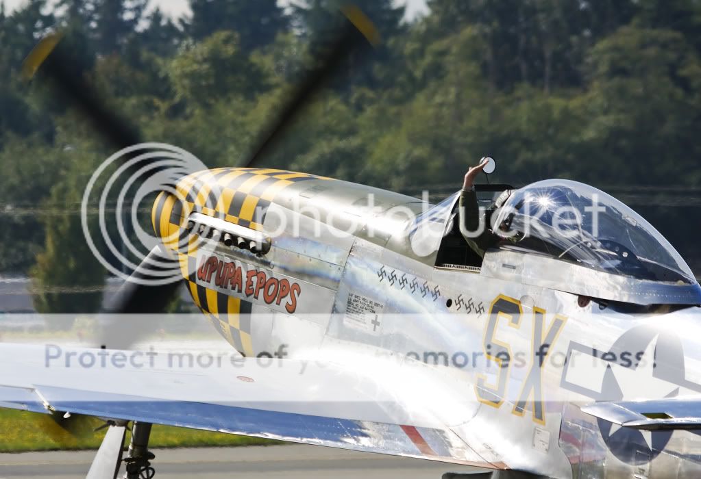 IMAGE: http://i1046.photobucket.com/albums/b466/EarthonFirePhotography/New%20edits/IMG_4872c.jpg